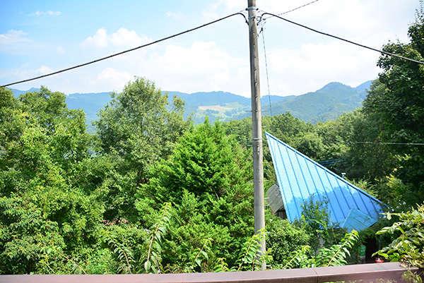 Mountain Cabin with Stream Views in Yokoze, Saitama - Thumbnail 4