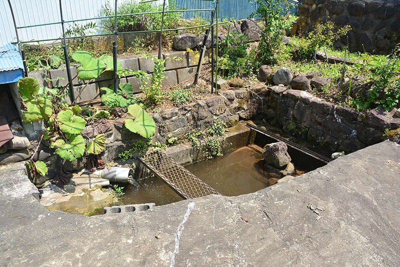 An old folk house with a work hut in the village and full of Showa era - Thumbnail 4