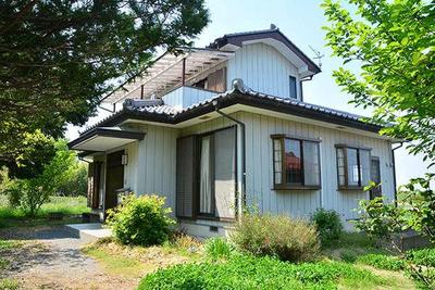 A two-story building with a barrier-free renovation with a long view of the mountains of Kamis state — Image 1, Honjo, Saitama