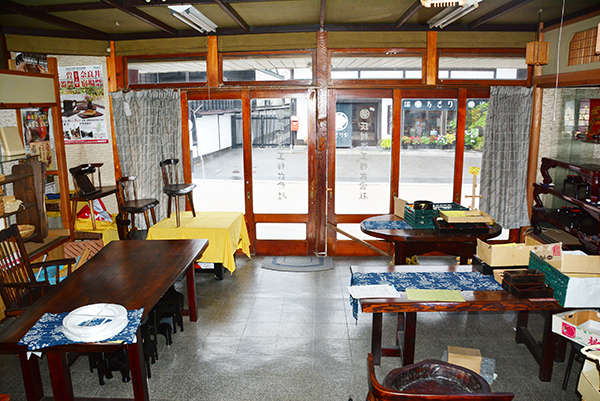 Spacious Wooden Home in Aoki Forest with 2,341m² Land - Thumbnail 4