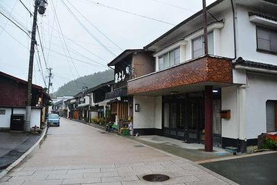 Spacious Wooden Home in Aoki Forest with 2,341m² Land — Image 1, Aoki, Nagano