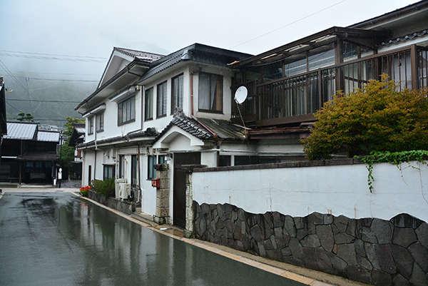 Spacious Wooden Home in Aoki Forest with 2,341m² Land - Thumbnail 3