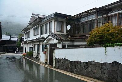 Spacious Wooden Home in Aoki Forest with 2,341m² Land — Image 2, Aoki, Nagano