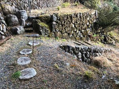 Modern gassho-zukuri on the southern slope where the water of the mountain flows — Image 2, Hanno, Saitama
