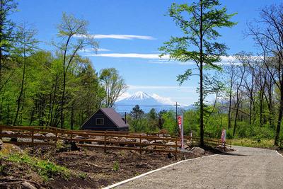 Modern House with Farmland Near Shimobe Onsen, Yamanashi — Image 3, Minobu, Yamanashi