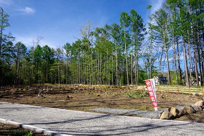 Modern House with Farmland Near Shimobe Onsen, Yamanashi — Image 1, Minobu, Yamanashi