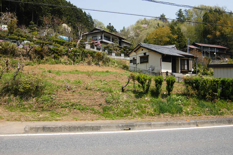 Quiet satoyama land along the prefectural road - Thumbnail 4