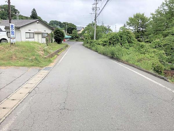 Flat land near Kasuga Onsen - Thumbnail 4