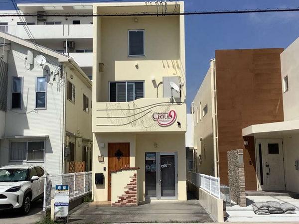 Hotani Popular Areas! A three-story door-to-door building! 1st floor: Rental studio, 2nd floor, 3rd floor (2LDK) used for residence. Just around the line from Route 58! It can be used as a rental combination house! Rent income 3 million per year (yield 5. 6% prospect - Image 1