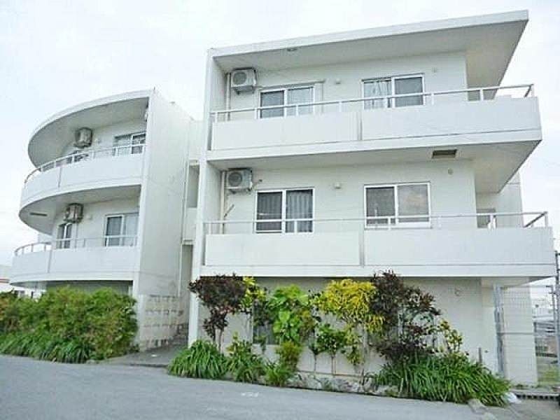 2LDK Apartment for Rent in Tomigusuku, Okinawa - Thumbnail 3