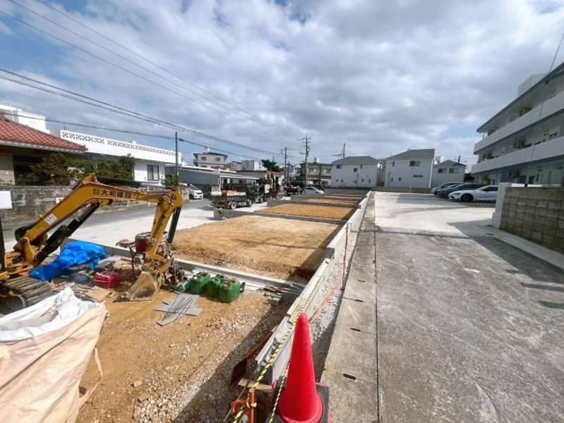 New 2LDK House for Sale in Ginowan, Okinawa with Parking - Thumbnail 2