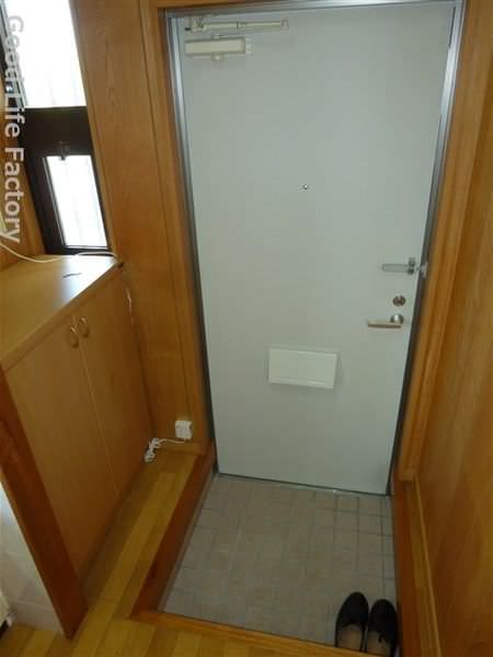 1K Apartment for Rent in Oroku, Naha City, Okinawa - Thumbnail 2
