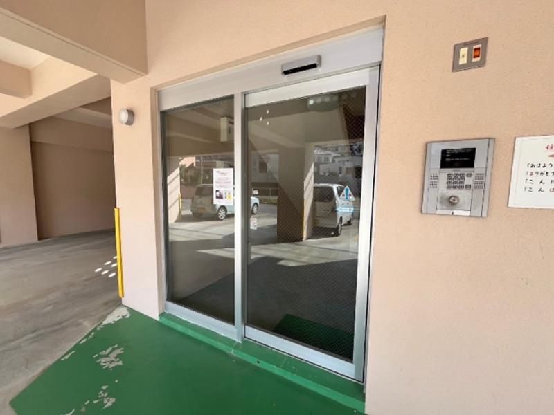 1K Apartment for Rent in Shiroma, Urasoe City, Okinawa - Thumbnail 2