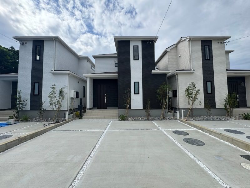 New 4LDK Wooden House in Uruma City, Okinawa for 29.9M Yen - Thumbnail 3