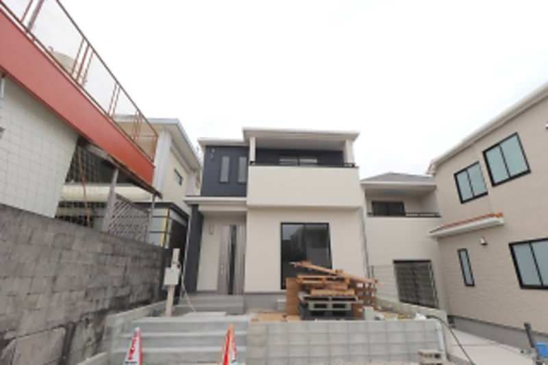 New 4LDK House in Uruma City Okinawa with Walk-in Closet - Thumbnail 2