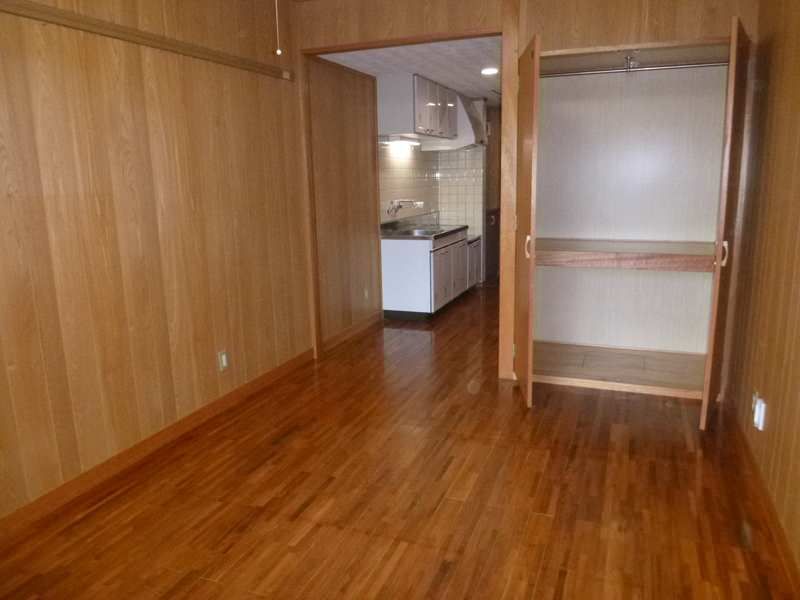 1R Apartment for Rent in Tomigusuku, Okinawa - Maison Park Side - Thumbnail 3