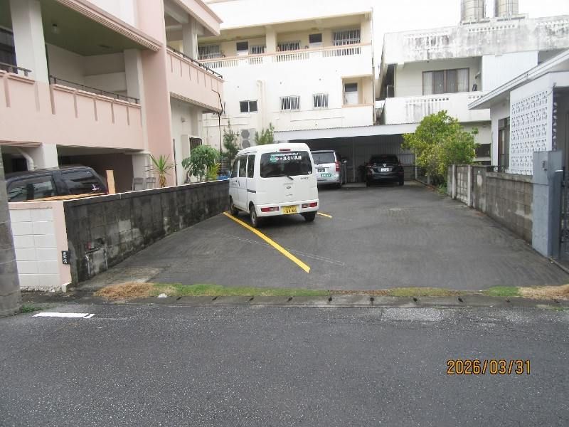 Rental Parking Space in Midoricho, Uruma City, Okinawa - Thumbnail 2