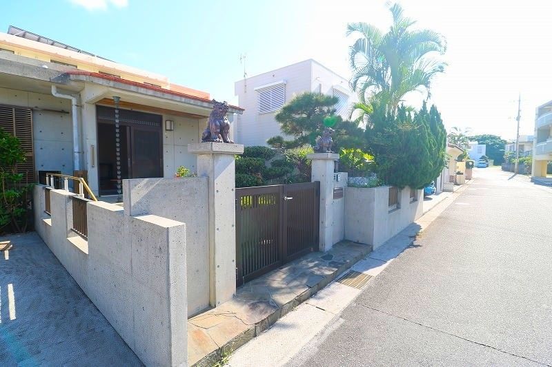 Spacious 2LDK House with Garden for Sale in Ginowan, Okinawa - Thumbnail 4