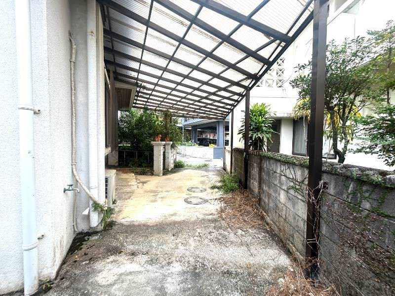 5DK House with Garden for Sale in Nishihara, Okinawa - Thumbnail 2