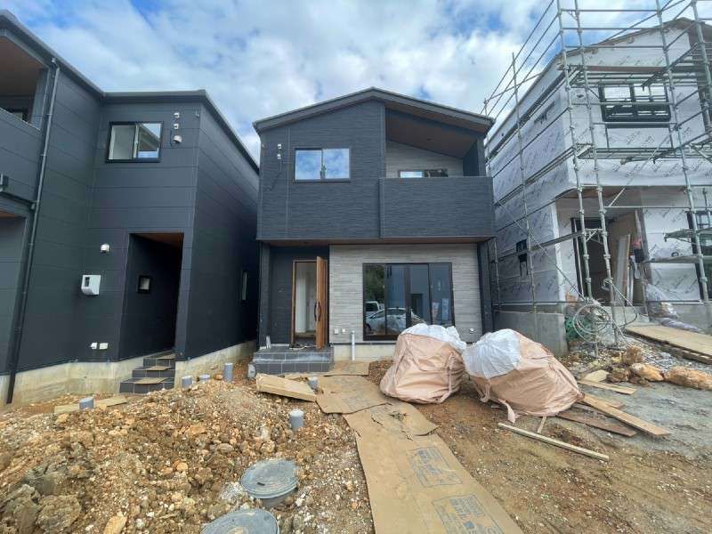 New 4LDK House for Sale in Okinawa City, Noborikawa - Thumbnail 2
