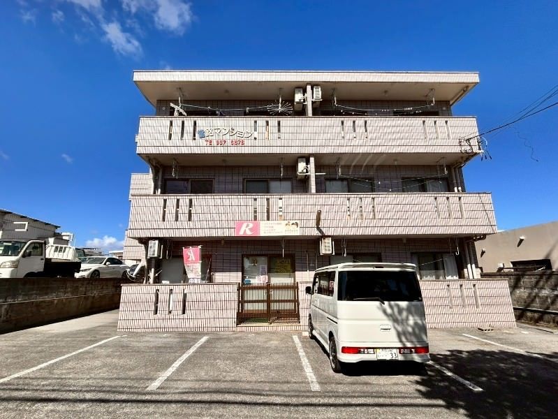 2LDK Apartment for Rent in Ezu, Uruma City, Okinawa - Thumbnail 3