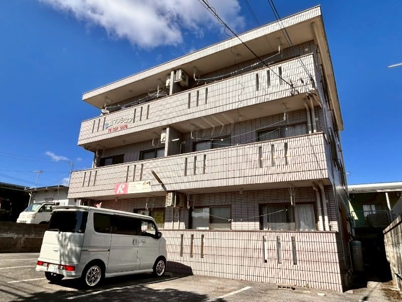 2LDK Apartment for Rent in Ezu, Uruma City, Okinawa - Thumbnail 2