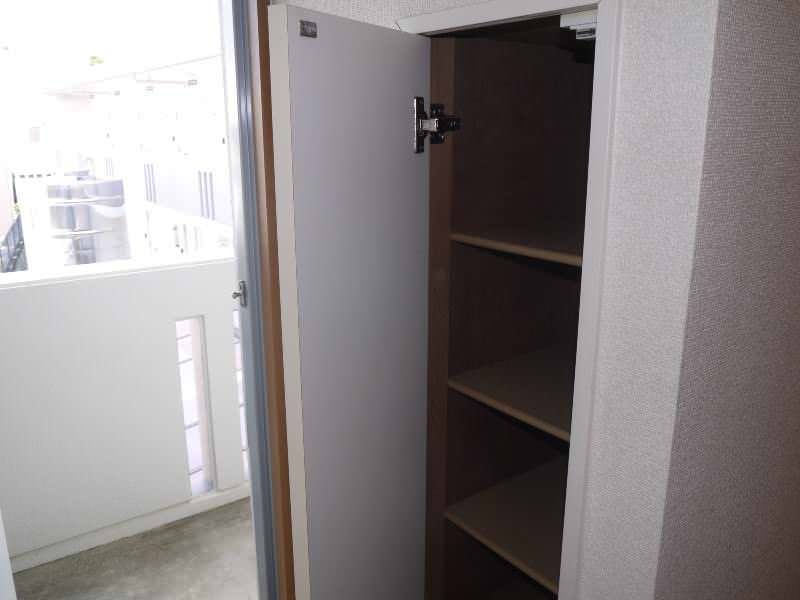 Leopalace Hanafu 1K Furnished Apartment for Rent in Chatan, Okinawa - Thumbnail 2