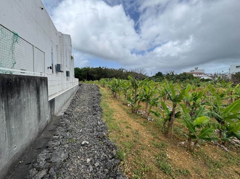 556.6 Tsubo Land for Sale in Yomitan Village, Okinawa - Thumbnail 2