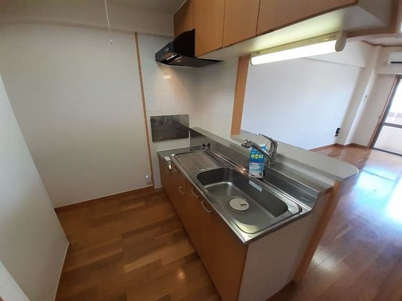 1LDK Rental Apartment in Tomigusuku, Okinawa - Thumbnail 3
