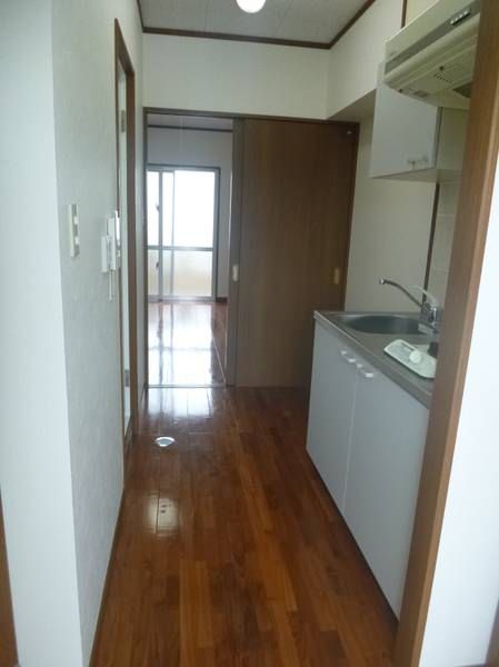 Plannedor Kawahira 406 Rental Apartment in Nanjo City, Okinawa - Thumbnail 2