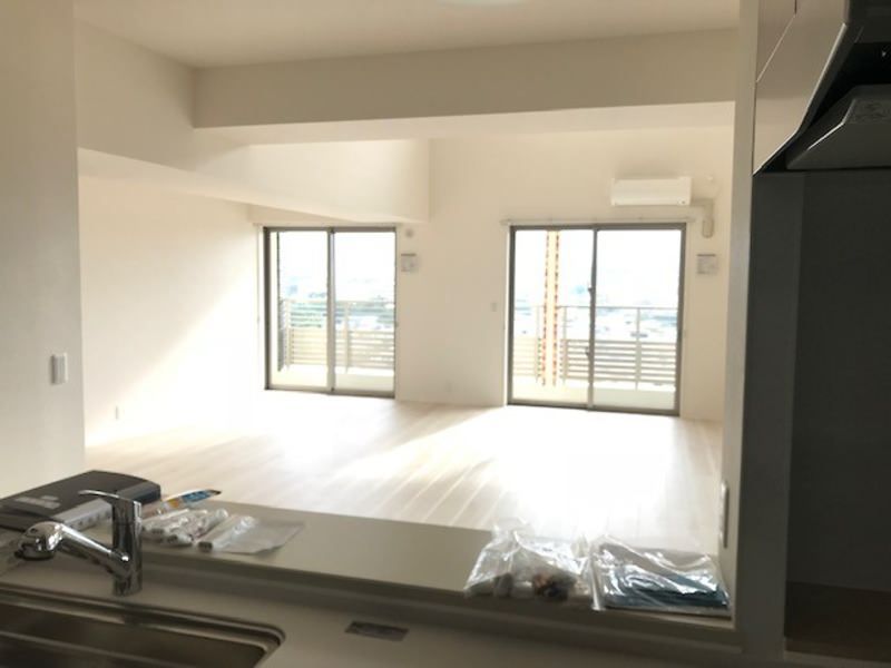 3LDK Apartment with Balcony & 4 Parking in Okinawa City - Thumbnail 3