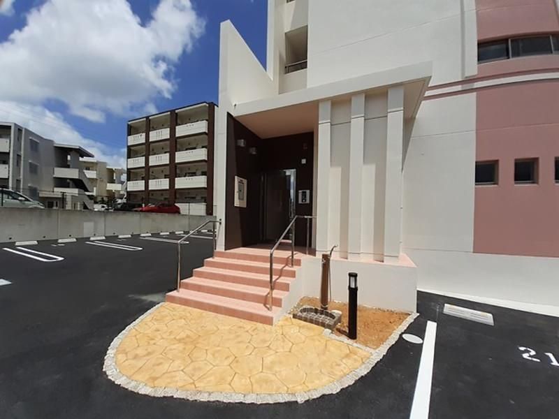 1LDK Apartment for Rent in Haebaru, Okinawa - Sunflower Maruichi VI - Thumbnail 3