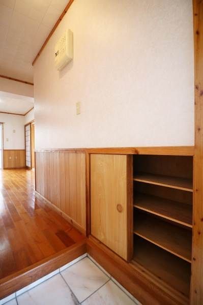 Maison Akamine 2DK Rental Apartment in Naha Uebaru, Okinawa - Thumbnail 2
