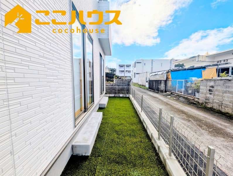 New 4LDK House in Yomitan Village, Okinawa with Performance Certificates - Thumbnail 2