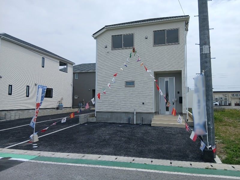New 4LDK House for Sale in Yakena, Uruma City, Okinawa - Thumbnail 2