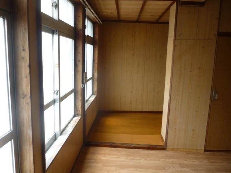 1LDK Apartment for Rent in Naha, Okinawa Near Onoyama Park Station - Thumbnail 2