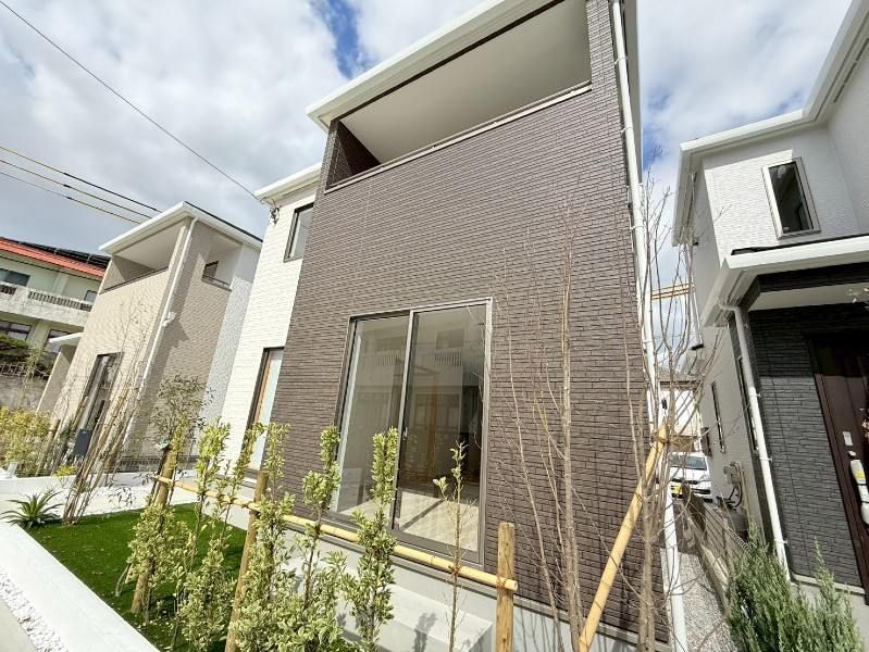 New 2025 4LDK House with Garden in Okinawa City Chibana - Thumbnail 4