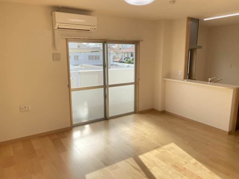 Modern 2LDK Apartment for Rent in Haebaru Town, Okinawa - Thumbnail 3