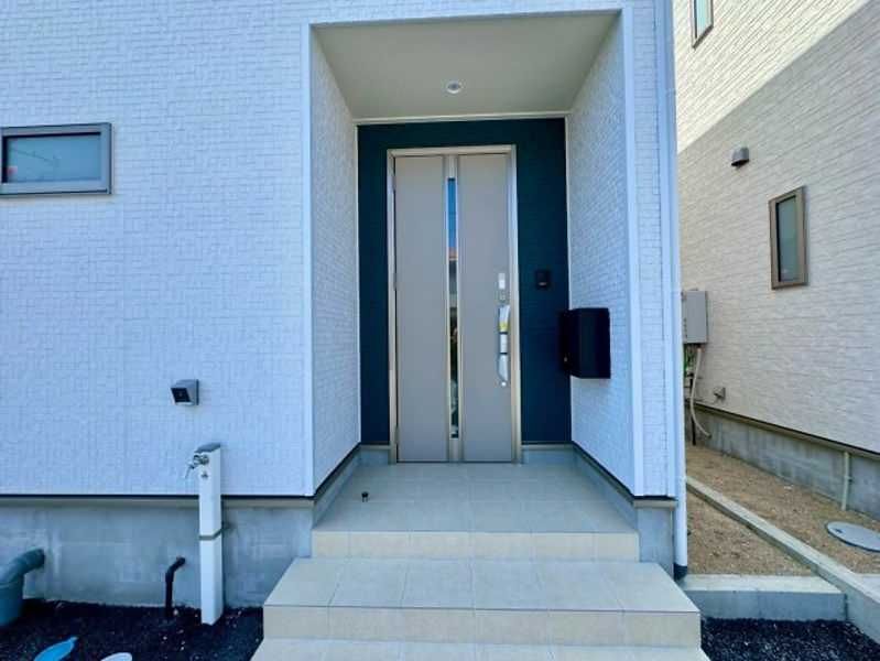 New 4LDK House in Uruma City, Okinawa with Seismic Damping - Thumbnail 3