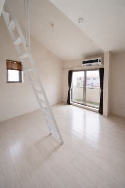 Modern 4LDK Pet-Friendly House for Rent in Itoman, Okinawa - Thumbnail 4