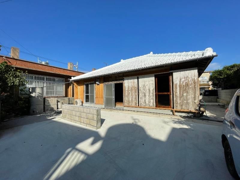 Charming Old Folk House for Rent in Itoman, Okinawa - Thumbnail 3