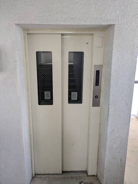 1R Apartment for Rent in Urasoe, Okinawa with Elevator - Thumbnail 2