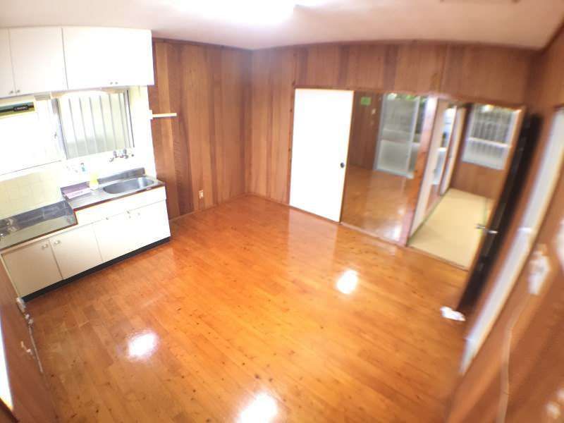 Tawada Apartment Akamichi 2DK Rental in Ginowan, Okinawa - Thumbnail 4