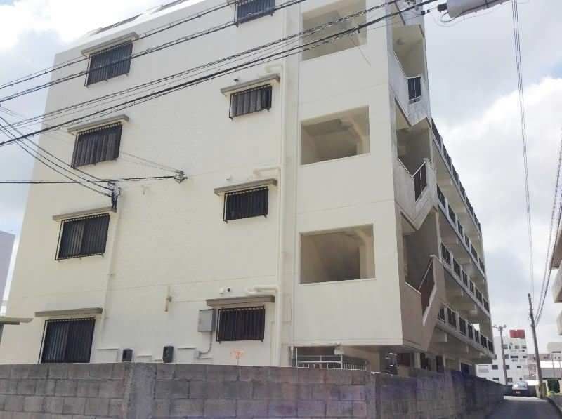 3DK Apartment for Rent in Itoman, Okinawa - 49.6 sqm - Thumbnail 3