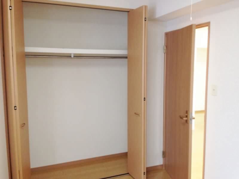 2LDK Apartment for Rent in Omoromachi, Naha City - Thumbnail 3
