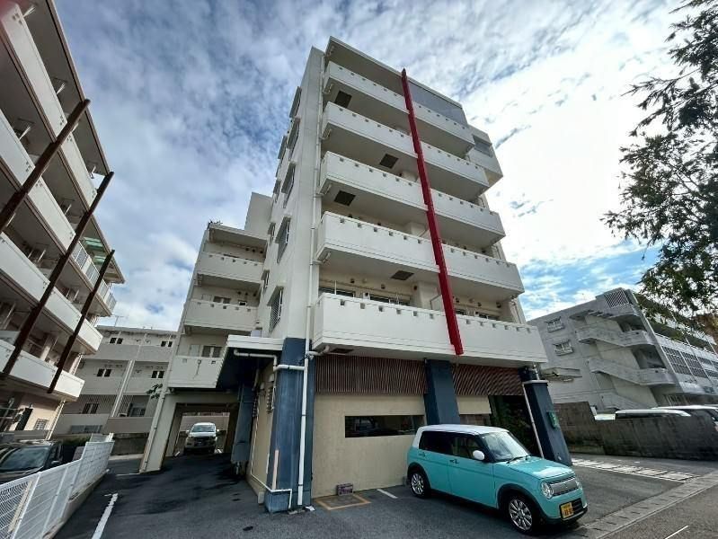 1LDK Apartment for Rent near Omoromachi Station, Naha - Thumbnail 3