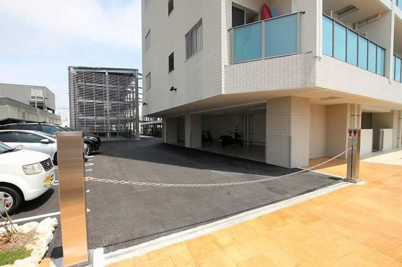Ocean View 1LDK Apartment in Toyosaki, Tomigusuku - Thumbnail 3