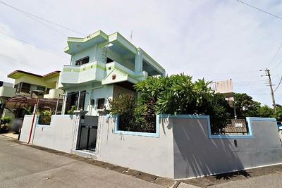 Tsuhaku Beach House in Nakagusuku Village - 3LDK Garden Home — Image 1, Nakagusuku, Okinawa
