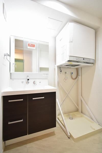 Modern 2LDK Apartment for Rent in Ginowan City, Okinawa - Thumbnail 4