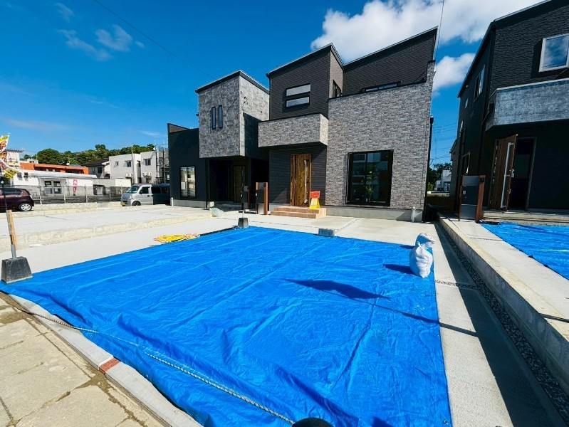 New 2025 4LDK House with 3 Parking in Uruma, Okinawa - Thumbnail 3